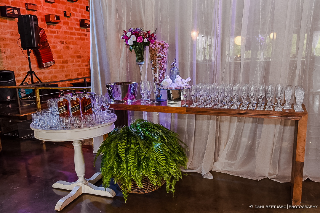 Decoração de Casamento - Wedding - Destination wedding - Fotografia de Casamento - Fotógrafa de Casamentos em SP - Dani Bertusso - Igreja Bom Pastor - Espaço Armazem 465 Alphaville