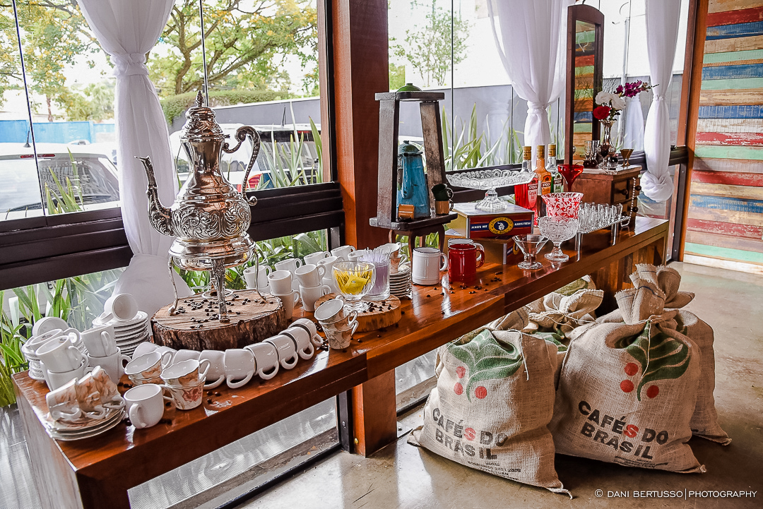 Decoração de Casamento - Wedding - Destination wedding - Fotografia de Casamento - Fotógrafa de Casamentos em SP - Dani Bertusso - Igreja Bom Pastor - Espaço Armazem 465 Alphaville