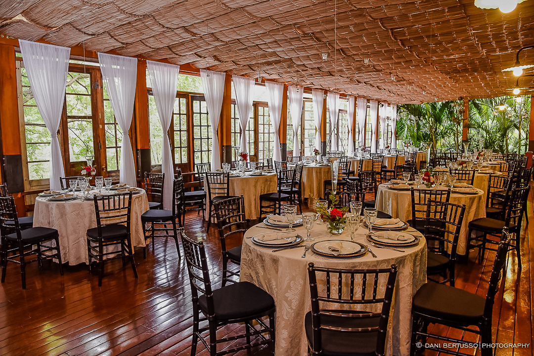 Decoração de Casamento - Wedding - Destination wedding - Fotografia de Casamento - Fotógrafa de Casamentos em SP - Dani Bertusso - Igreja Bom Pastor - Espaço Armazem 465 Alphaville