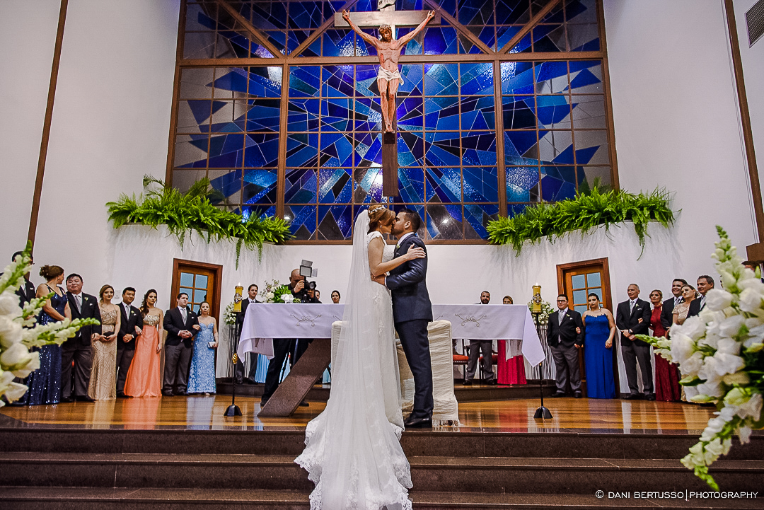 Casamento - Wedding - Destination wedding - Fotografia de Casamento - Fotógrafa de Casamentos em SP - Dani Bertusso - Igreja Bom Pastor - Espaço Armazem 465 Alphaville