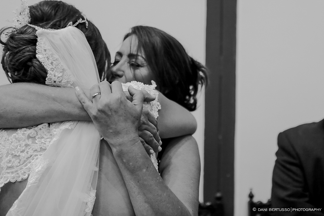 Casamento - Wedding - Destination wedding - Fotografia de Casamento - Fotógrafa de Casamentos em SP - Dani Bertusso - Igreja Bom Pastor - Espaço Armazem 465 Alphaville