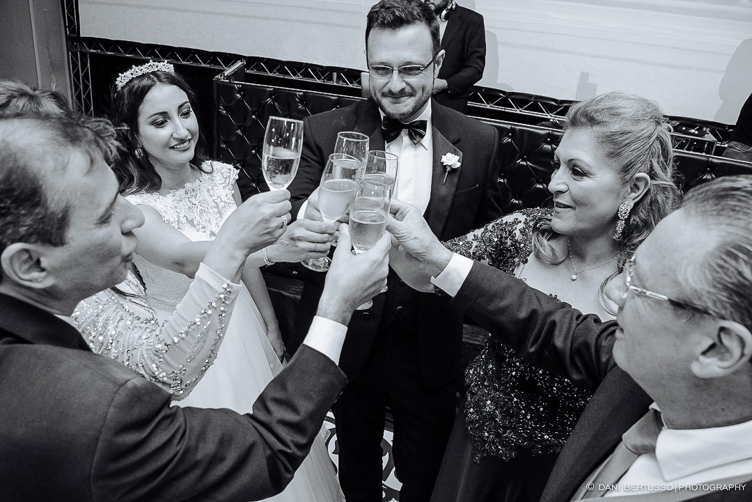 Casamento - Wedding - Destination wedding - Fotografia de Casamento - Fotógrafa de Casamentos em SP - Dani Bertusso - Igreja São José do Jardim Europa - Buffet Torres São Paulo