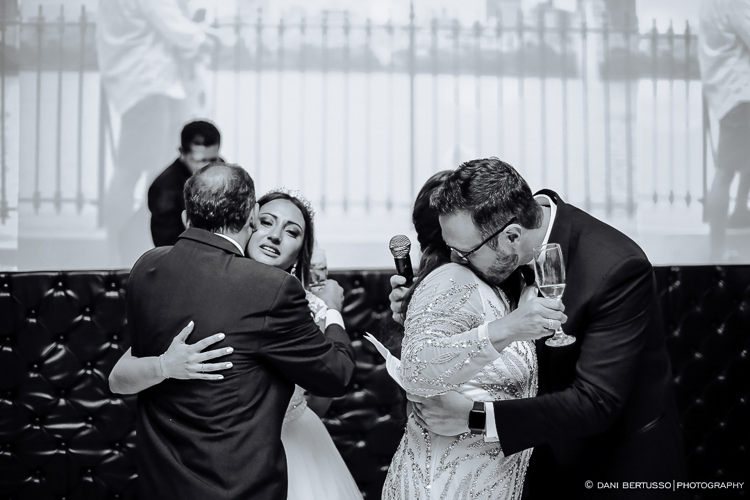 Casamento - Wedding - Destination wedding - Fotografia de Casamento - Fotógrafa de Casamentos em SP - Dani Bertusso - Igreja São José do Jardim Europa - Buffet Torres São Paulo