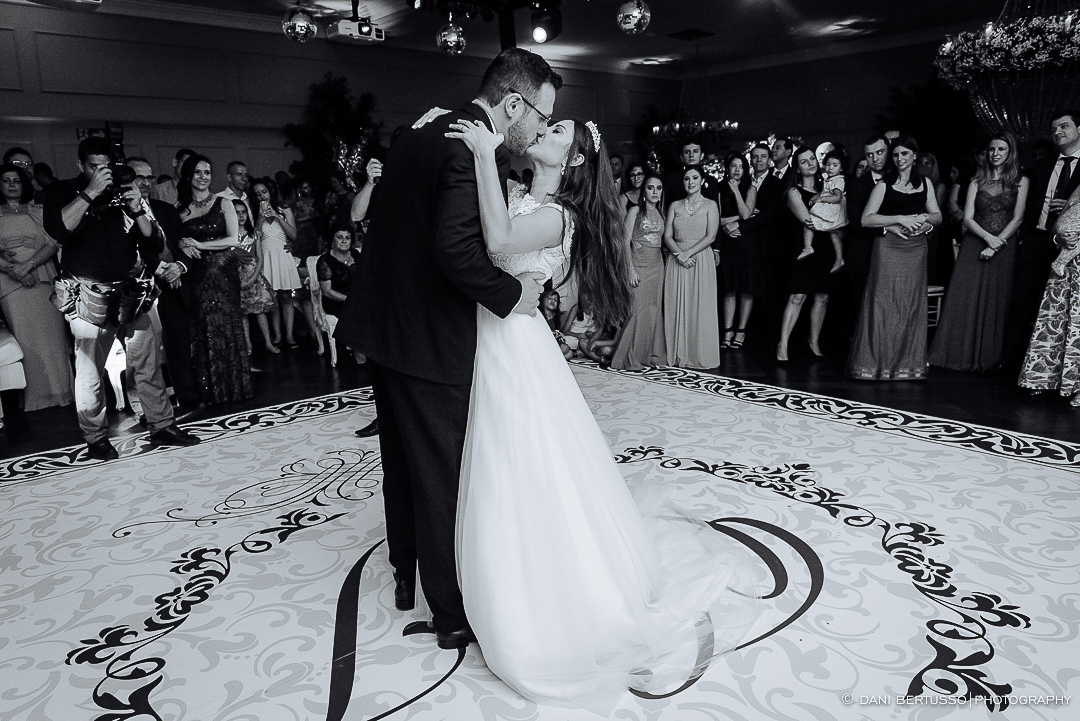 Casamento - Wedding - Destination wedding - Fotografia de Casamento - Fotógrafa de Casamentos em SP - Dani Bertusso - Igreja São José do Jardim Europa - Buffet Torres São Paulo