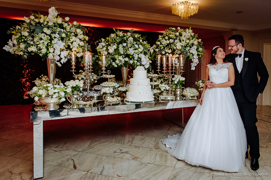 Decoração de Casamento - Wedding - Destination wedding - Fotografia de Casamento - Fotógrafa de Casamentos em SP - Dani Bertusso - Igreja São José do Jardim Europa - Buffet Torres São Paulo