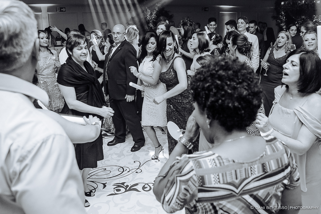 Casamento - Wedding - Destination wedding - Fotografia de Casamento - Fotógrafa de Casamentos em SP - Dani Bertusso - Igreja São José do Jardim Europa - Buffet Torres São Paulo