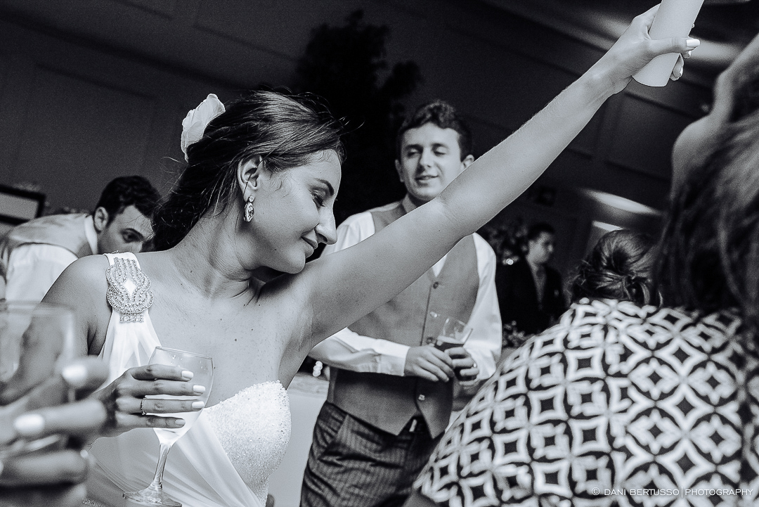 Casamento - Wedding - Destination wedding - Fotografia de Casamento - Fotógrafa de Casamentos em SP - Dani Bertusso - Igreja São José do Jardim Europa - Buffet Torres São Paulo