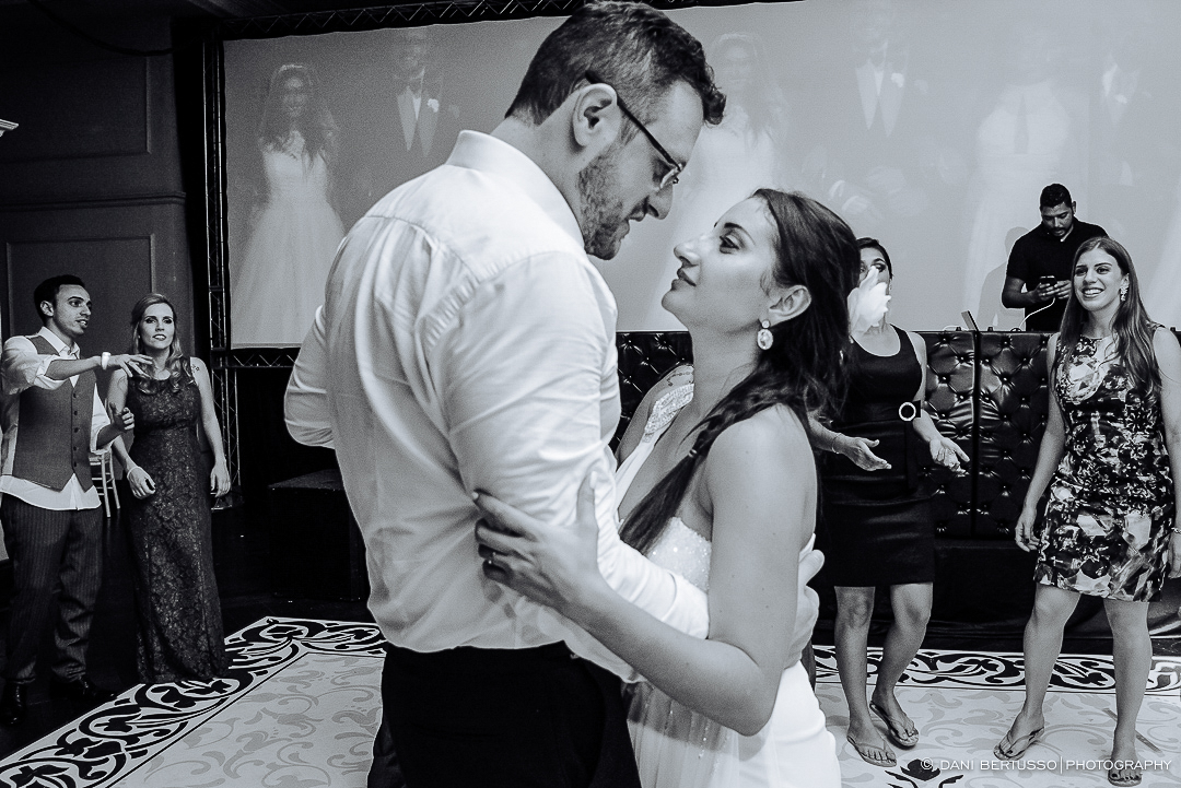 Casamento - Wedding - Destination wedding - Fotografia de Casamento - Fotógrafa de Casamentos em SP - Dani Bertusso - Igreja São José do Jardim Europa - Buffet Torres São Paulo
