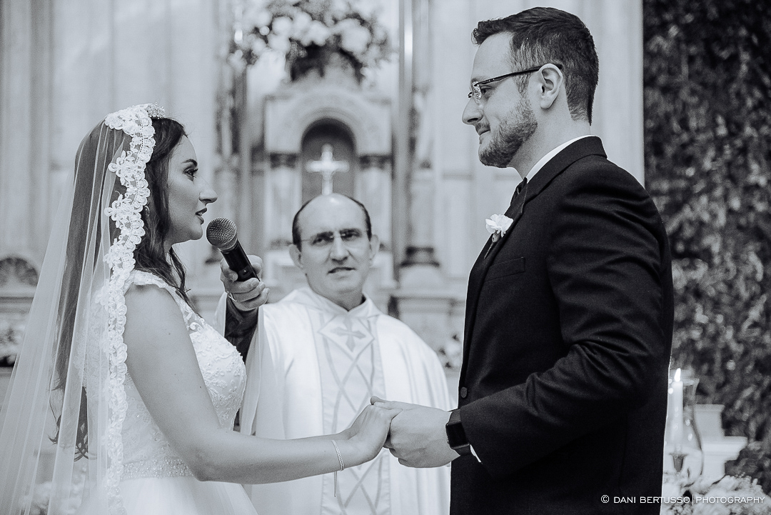 Casamento - Wedding - Destination wedding - Fotografia de Casamento - Fotógrafa de Casamentos em SP - Dani Bertusso - Igreja São José do Jardim Europa - Buffet Torres São Paulo