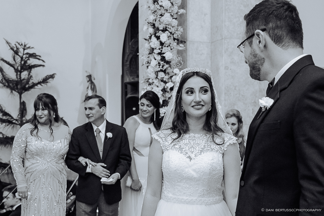 Casamento - Wedding - Destination wedding - Fotografia de Casamento - Fotógrafa de Casamentos em SP - Dani Bertusso - Igreja São José do Jardim Europa - Buffet Torres São Paulo