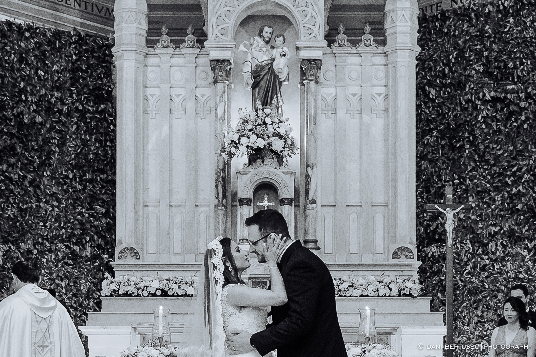 Casamento - Wedding - Destination wedding - Fotografia de Casamento - Fotógrafa de Casamentos em SP - Dani Bertusso - Igreja São José do Jardim Europa - Buffet Torres São Paulo