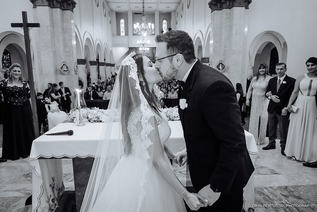 Casamento - Wedding - Destination wedding - Fotografia de Casamento - Fotógrafa de Casamentos em SP - Dani Bertusso - Igreja São José do Jardim Europa - Buffet Torres São Paulo