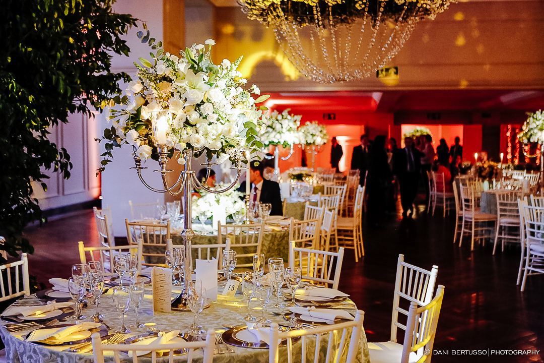 Decoração de Casamento - Wedding - Destination wedding - Fotografia de Casamento - Fotógrafa de Casamentos em SP - Dani Bertusso - Igreja São José do Jardim Europa - Buffet Torres São Paulo