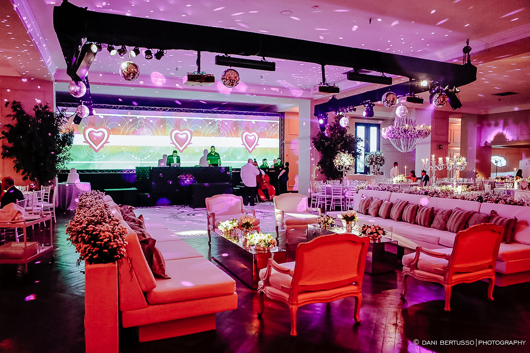 Decoração de Casamento - Wedding - Destination wedding - Fotografia de Casamento - Fotógrafa de Casamentos em SP - Dani Bertusso - Igreja São José do Jardim Europa - Buffet Torres São Paulo