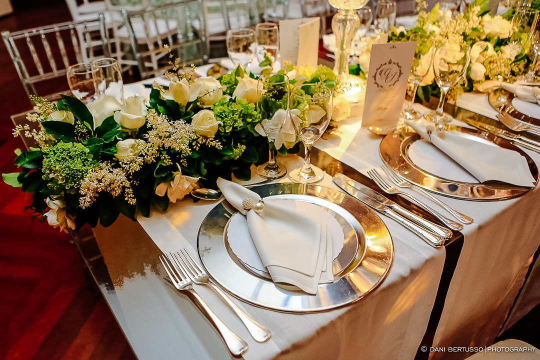 Decoração de Casamento - Wedding - Destination wedding - Fotografia de Casamento - Fotógrafa de Casamentos em SP - Dani Bertusso - Igreja São José do Jardim Europa - Buffet Torres São Paulo