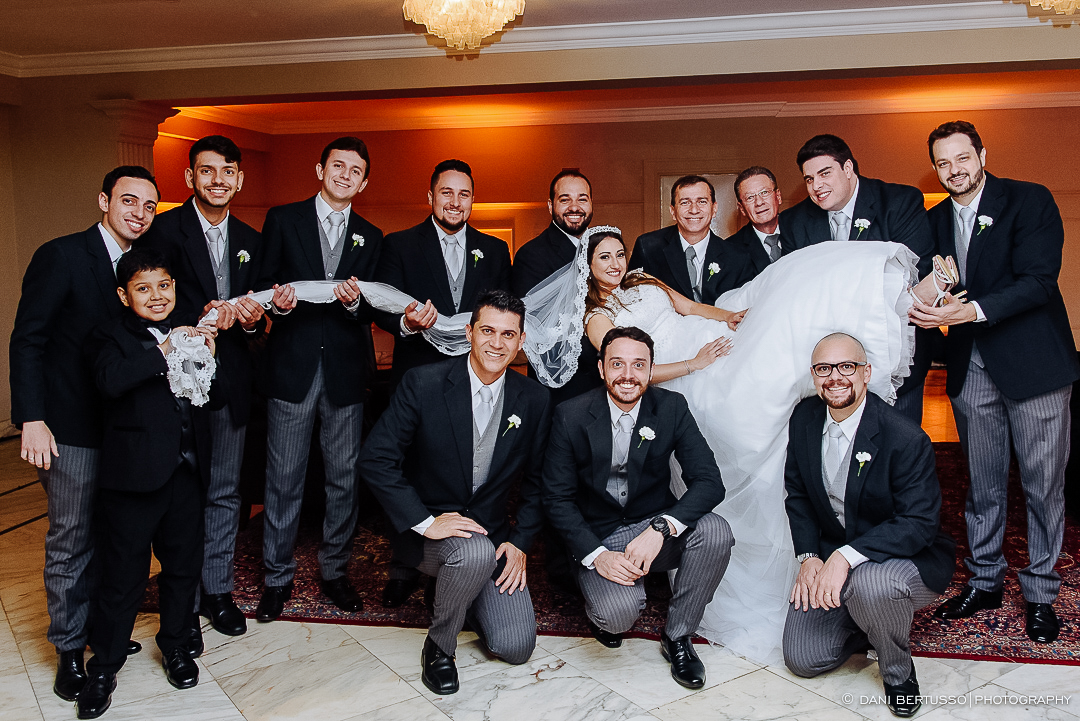 Casamento - Wedding - Destination wedding - Fotografia de Casamento - Fotógrafa de Casamentos em SP - Dani Bertusso - Igreja São José do Jardim Europa - Buffet Torres São Paulo