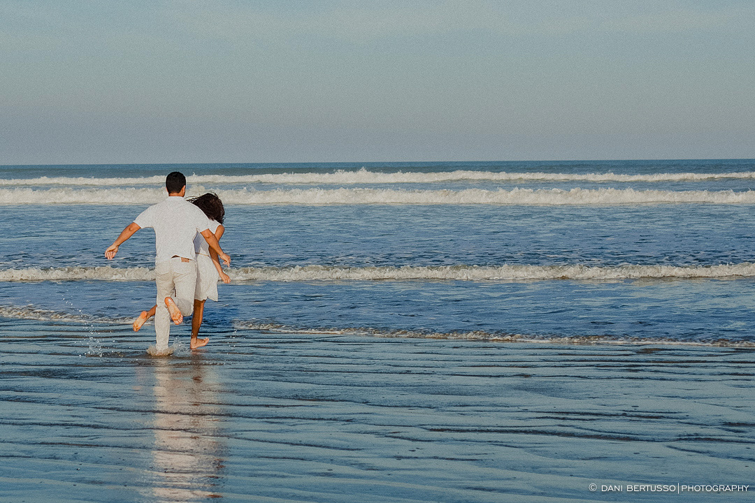 Ensaio fotográfico - Pre wedding - Destination wedding - Fotografia de Casamento - Fotografia de casais - Sessão de fotos na praia - Fotografa de Casamentos em São Paulo - Dani Bertusso