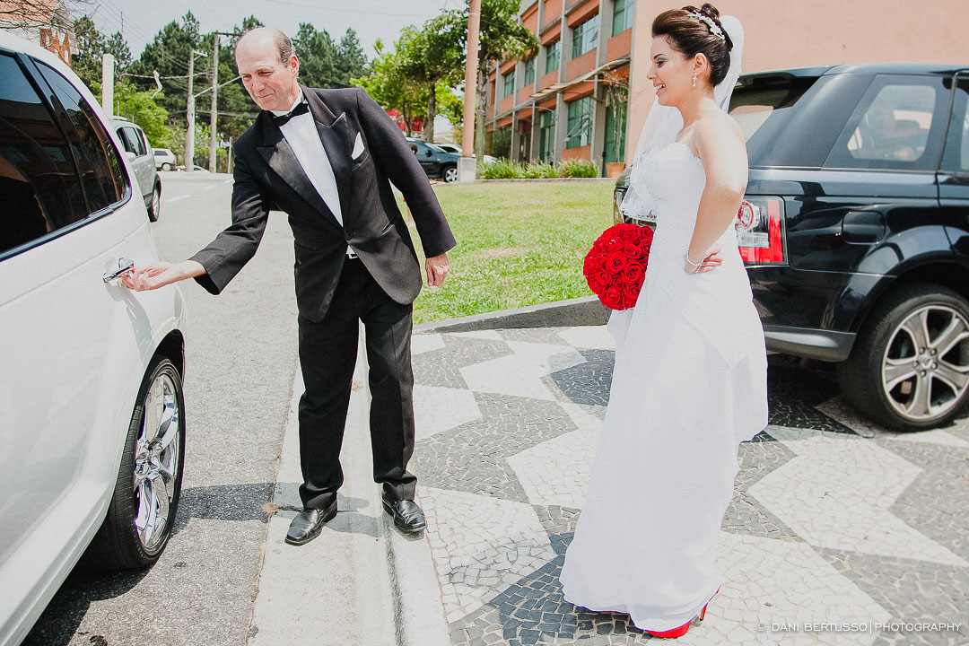 Casamento - Wedding day - Destination wedding - Fotografia de Casamento - Fotógrafa de Casamentos em SP - Dani Bertusso - Igreja Aldeia da Serra - Espaço La Foret