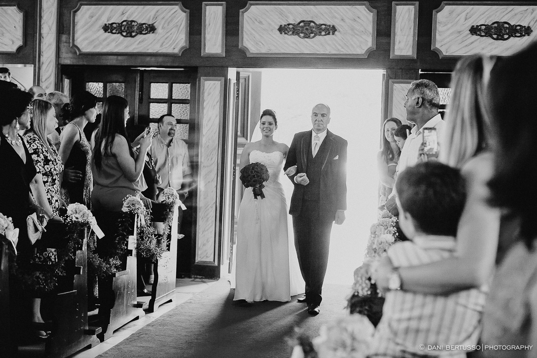 Casamento - Wedding day - Destination wedding - Fotografia de Casamento - Fotógrafa de Casamentos em SP - Dani Bertusso - Igreja Aldeia da Serra - Espaço La Foret