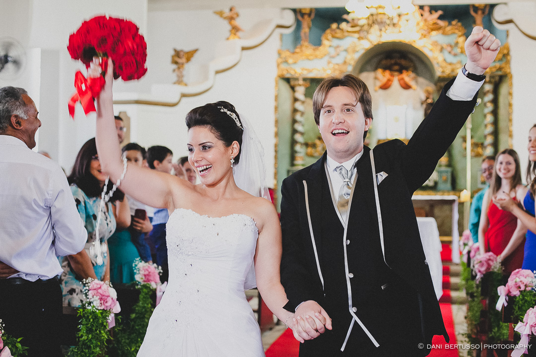 Casamento - Wedding day - Destination wedding - Fotografia de Casamento - Fotógrafa de Casamentos em SP - Dani Bertusso - Igreja Aldeia da Serra - Espaço La Foret