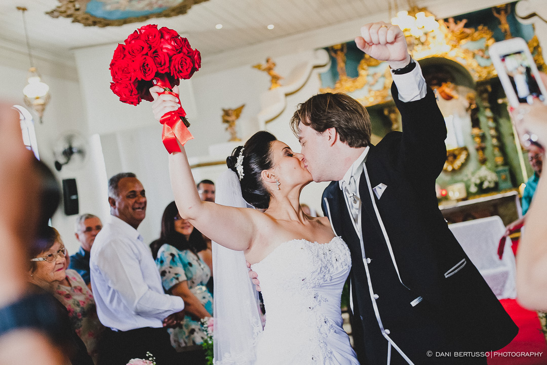 Casamento - Wedding day - Destination wedding - Fotografia de Casamento - Fotógrafa de Casamentos em SP - Dani Bertusso - Igreja Aldeia da Serra - Espaço La Foret