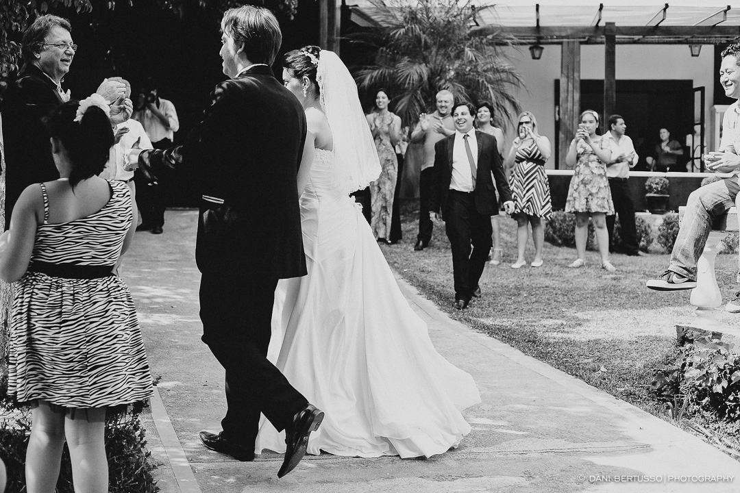 Casamento - Wedding day - Destination wedding - Fotografia de Casamento - Fotógrafa de Casamentos em SP - Dani Bertusso - Igreja Aldeia da Serra - Espaço La Foret