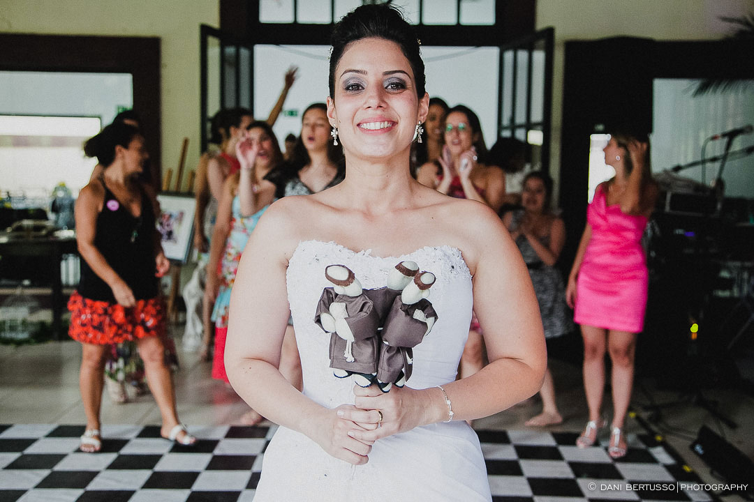 Casamento - Wedding day - Destination wedding - Fotografia de Casamento - Fotógrafa de Casamentos em SP - Dani Bertusso - Igreja Aldeia da Serra - Espaço La Foret