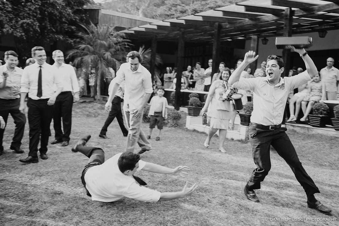 Casamento - Wedding day - Destination wedding - Fotografia de Casamento - Fotógrafa de Casamentos em SP - Dani Bertusso - Igreja Aldeia da Serra - Espaço La Foret