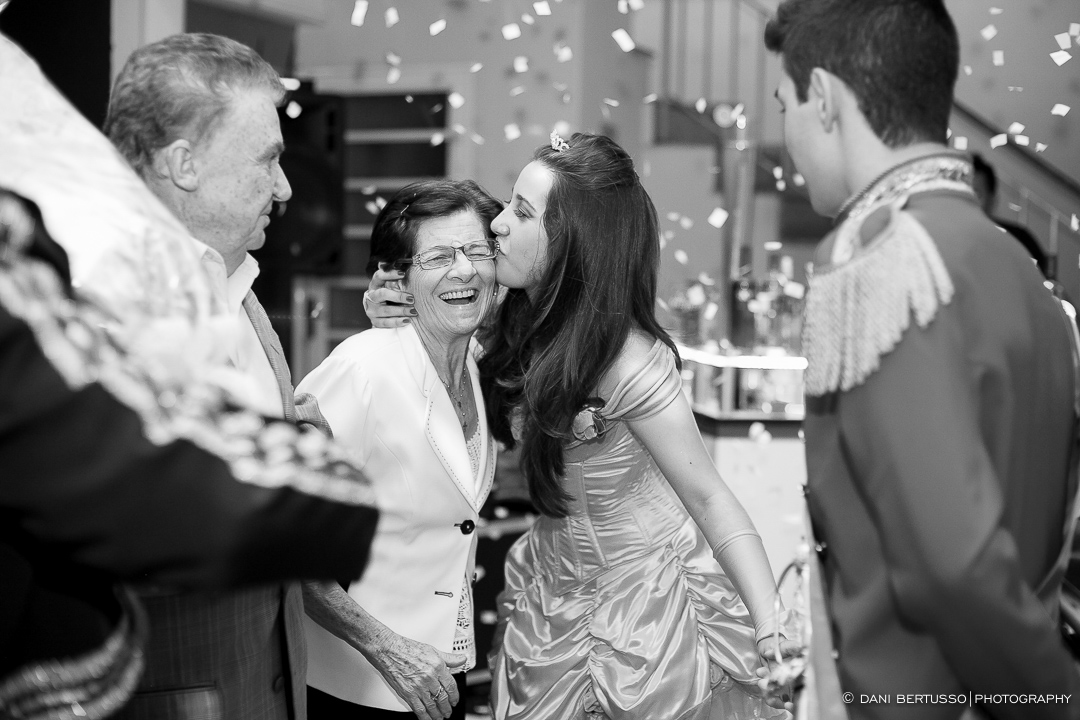 Fotografia Debutante - Festa de 15 Anos a fantasia – Fotografia de 15 Anos - Fotografia de Casamento - Fotógrafa de Casamentos e Família em SP - Dani Bertusso - São Paulo