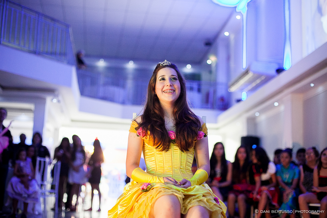 Fotografia Debutante - Festa de 15 Anos a fantasia – Fotografia de 15 Anos - Fotografia de Casamento - Fotógrafa de Casamentos e Família em SP - Dani Bertusso - São Paulo