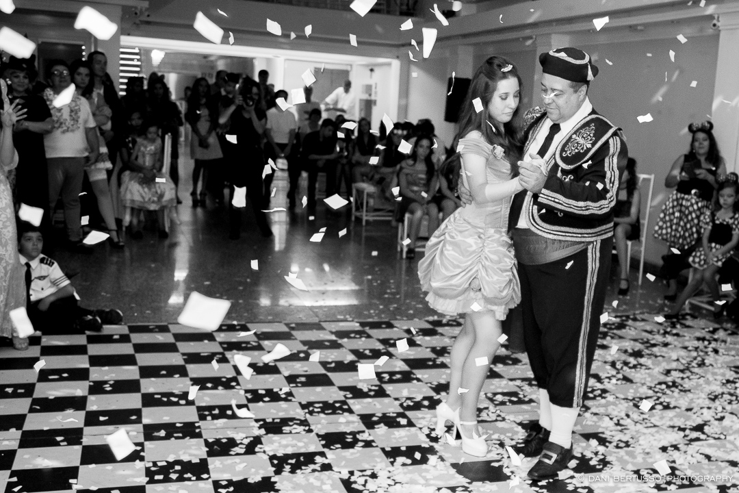 Fotografia Debutante - Festa de 15 Anos a fantasia – Fotografia de 15 Anos - Fotografia de Casamento - Fotógrafa de Casamentos e Família em SP - Dani Bertusso - São Paulo