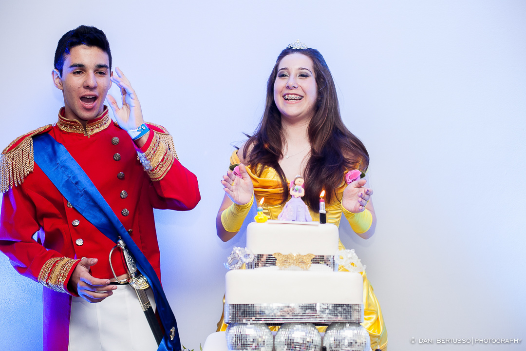 Fotografia Debutante - Festa de 15 Anos a fantasia – Fotografia de 15 Anos - Fotografia de Casamento - Fotógrafa de Casamentos e Família em SP - Dani Bertusso - São Paulo