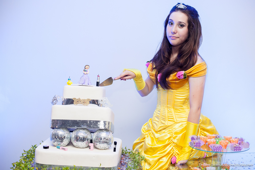 Fotografia Debutante - Festa de 15 Anos a fantasia – Fotografia de 15 Anos - Fotografia de Casamento - Fotógrafa de Casamentos e Família em SP - Dani Bertusso - São Paulo