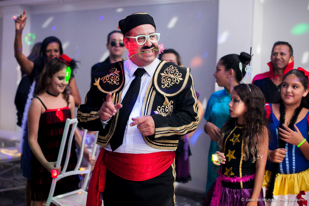 Fotografia Debutante - Festa de 15 Anos a fantasia – Fotografia de 15 Anos - Fotografia de Casamento - Fotógrafa de Casamentos e Família em SP - Dani Bertusso - São Paulo
