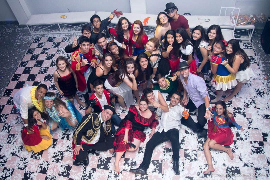 Fotografia Debutante - Festa de 15 Anos a fantasia – Fotografia de 15 Anos - Fotografia de Casamento - Fotógrafa de Casamentos e Família em SP - Dani Bertusso - São Paulo