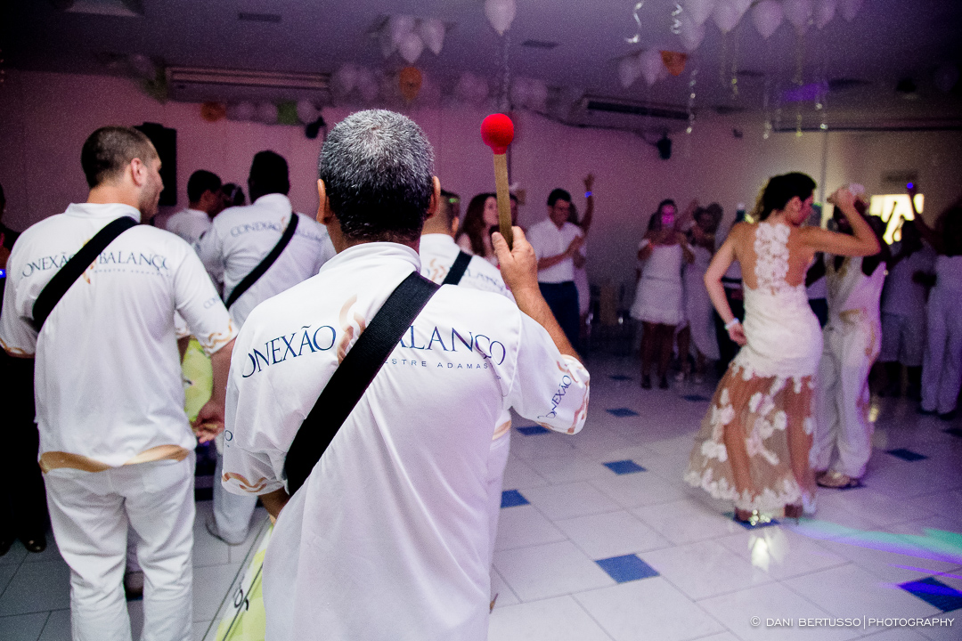 Fotografia de Aniversário Adulto - Festa com Bateria de Escola de Samba – Festa de 40 anos - Fotografia de Casamento - Fotógrafa de Casamentos e Família SP - Dani Bertusso - Buffet Max Mania São Paulo