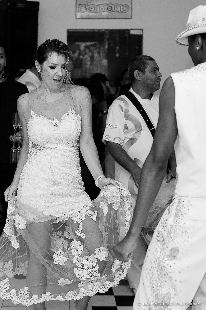 Fotografia de Aniversário Adulto - Festa com Bateria de Escola de Samba – Festa de 40 anos - Fotografia de Casamento - Fotógrafa de Casamentos e Família SP - Dani Bertusso - Buffet Max Mania São Paulo