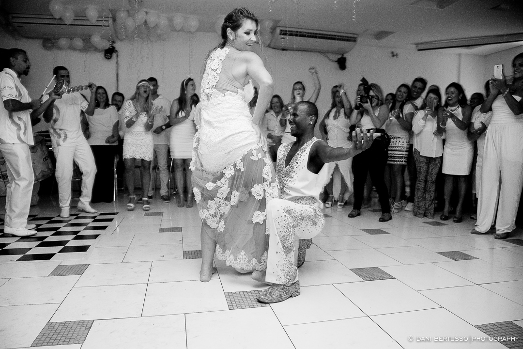 Fotografia de Aniversário Adulto - Festa com Bateria de Escola de Samba – Festa de 40 anos - Fotografia de Casamento - Fotógrafa de Casamentos e Família SP - Dani Bertusso - Buffet Max Mania São Paulo