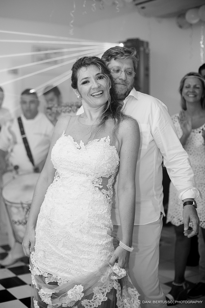 Fotografia de Aniversário Adulto - Festa com Bateria de Escola de Samba – Festa de 40 anos - Fotografia de Casamento - Fotógrafa de Casamentos e Família SP - Dani Bertusso - Buffet Max Mania São Paulo