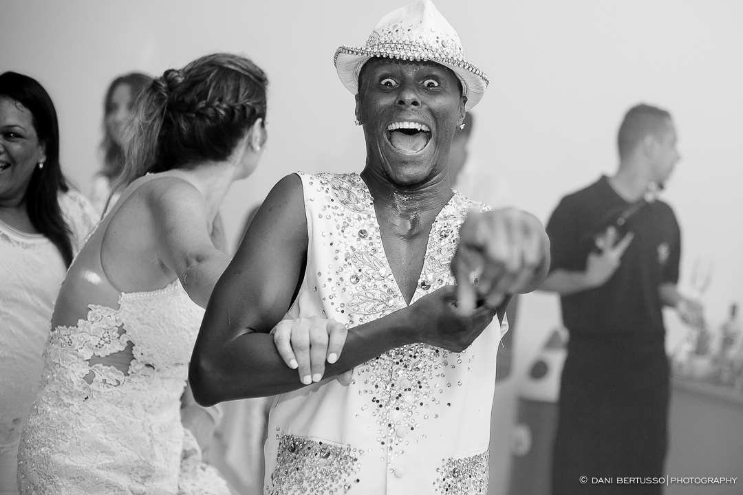 Fotografia de Aniversário Adulto - Festa com Bateria de Escola de Samba – Festa de 40 anos - Fotografia de Casamento - Fotógrafa de Casamentos e Família SP - Dani Bertusso - Buffet Max Mania São Paulo