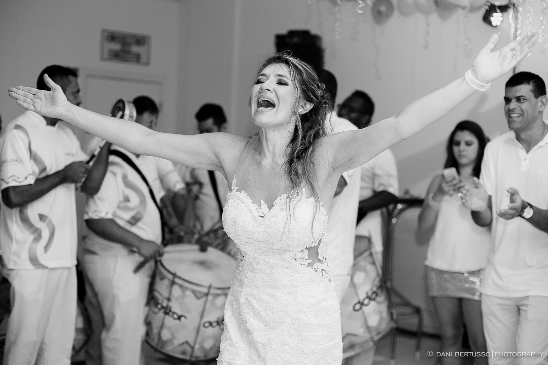 Fotografia de Aniversário Adulto - Festa com Bateria de Escola de Samba – Festa de 40 anos - Fotografia de Casamento - Fotógrafa de Casamentos e Família SP - Dani Bertusso - Buffet Max Mania São Paulo