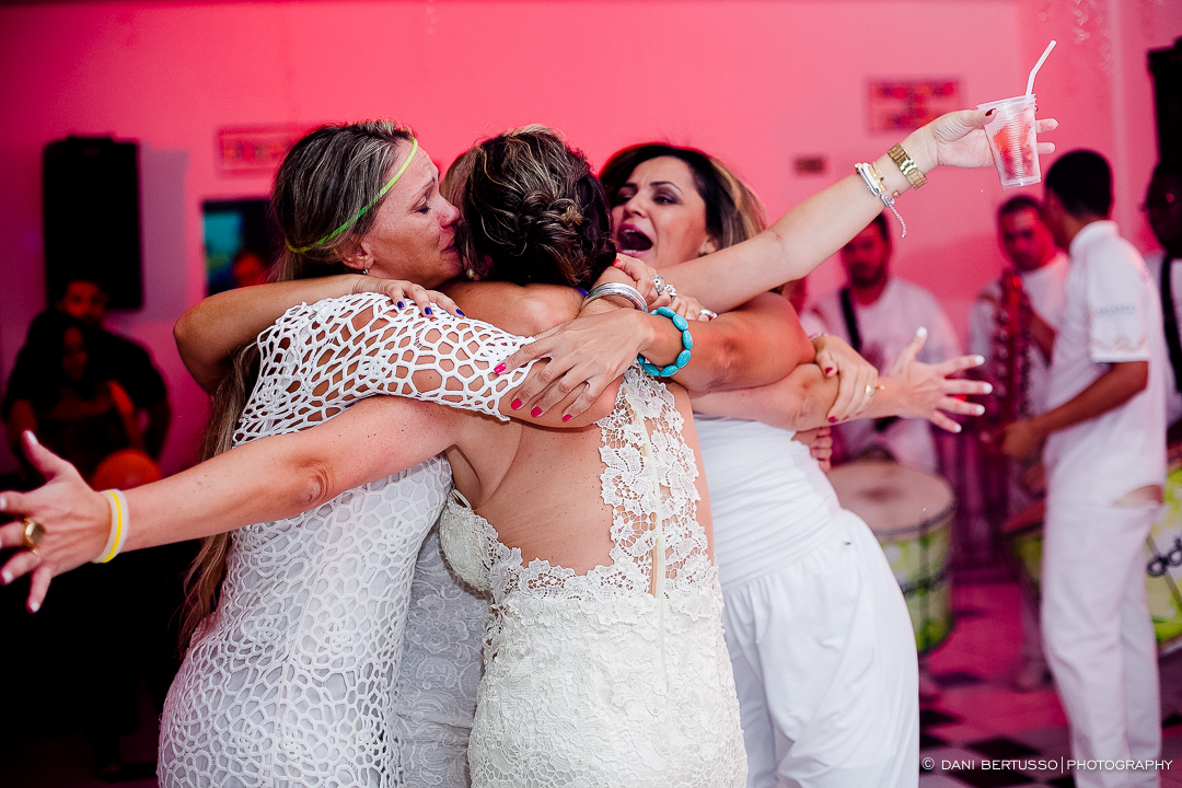 Fotografia de Aniversário Adulto - Festa com Bateria de Escola de Samba – Festa de 40 anos - Fotografia de Casamento - Fotógrafa de Casamentos e Família SP - Dani Bertusso - Buffet Max Mania São Paulo
