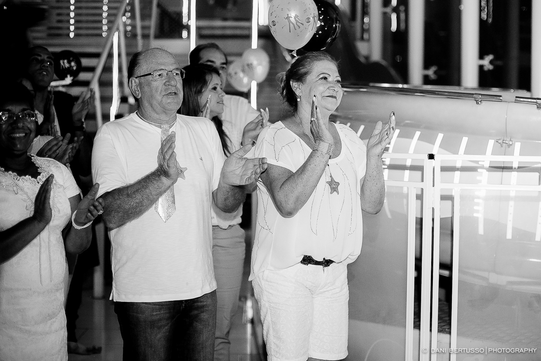 Fotografia de Aniversário Adulto - Festa com Bateria de Escola de Samba – Festa de 40 anos - Fotografia de Casamento - Fotógrafa de Casamentos e Família SP - Dani Bertusso - Buffet Max Mania São Paulo