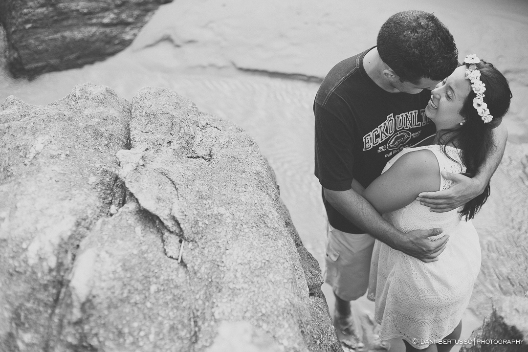 Ensaio fotográfico - Pre wedding - Destination wedding - Fotografia de Casamento - Fotos no Guarujá - Sessão de fotos na praia - Fotógrafa de Casamentos em SP - Dani Bertusso