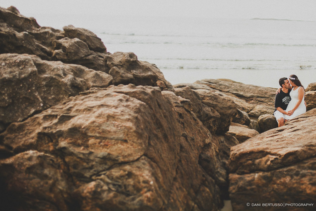 Ensaio fotográfico - Pre wedding - Destination wedding - Fotografia de Casamento - Fotos no Guarujá - Sessão de fotos na praia - Fotógrafa de Casamentos em SP - Dani Bertusso