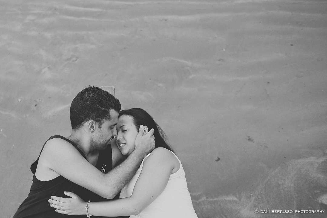 Ensaio fotográfico - Pre wedding - Destination wedding - Fotografia de Casamento - Fotos no Guarujá - Sessão de fotos na praia - Fotógrafa de Casamentos em SP - Dani Bertusso