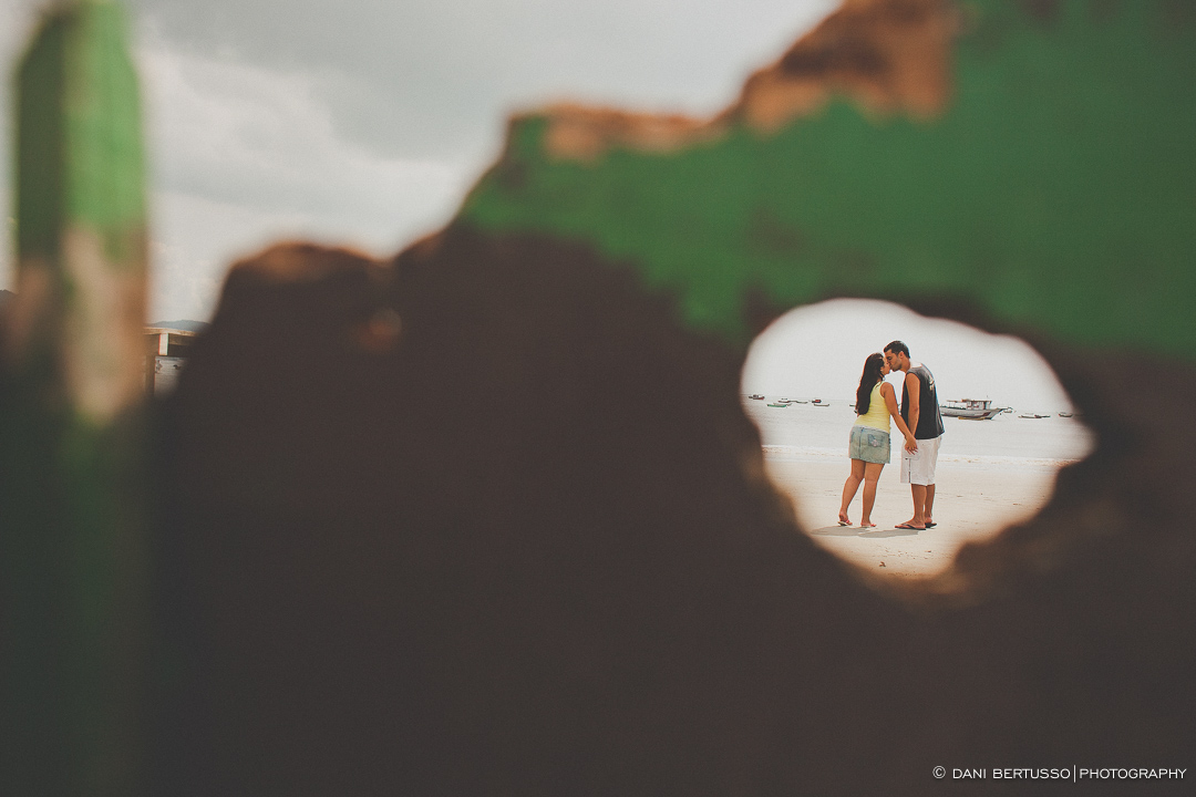 Ensaio fotográfico - Pre wedding - Destination wedding - Fotografia de Casamento - Fotos no Guarujá - Sessão de fotos na praia - Fotógrafa de Casamentos em SP - Dani Bertusso