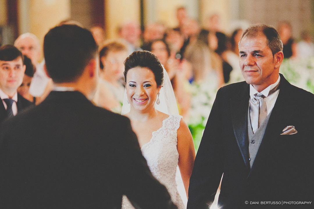 Casamento - Wedding day - Destination wedding - Fotografia de Casamento - Fotógrafa de Casamentos em SP - Dani Bertusso - Igreja do Calvário Pinheiros - Buffet Afrikan House