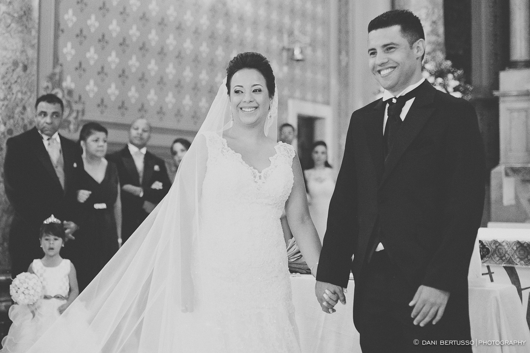 Casamento - Wedding day - Destination wedding - Fotografia de Casamento - Fotógrafa de Casamentos em SP - Dani Bertusso - Igreja do Calvário Pinheiros - Buffet Afrikan House