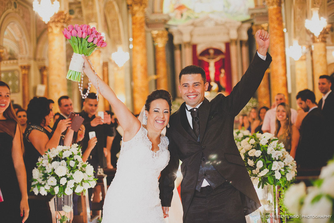 Casamento - Wedding day - Destination wedding - Fotografia de Casamento - Fotógrafa de Casamentos em SP - Dani Bertusso - Igreja do Calvário Pinheiros - Buffet Afrikan House